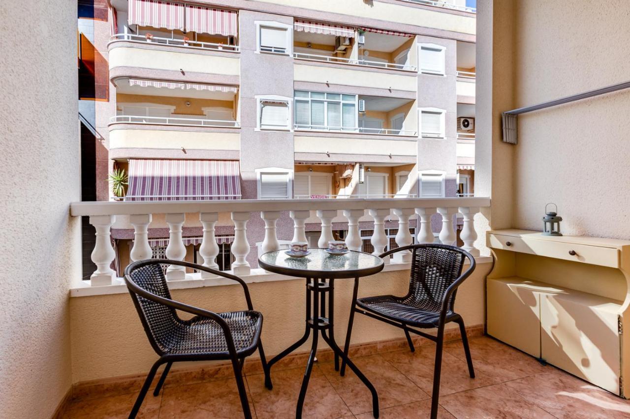 Apartaments Amalia On The Beach 托雷维耶哈 外观 照片