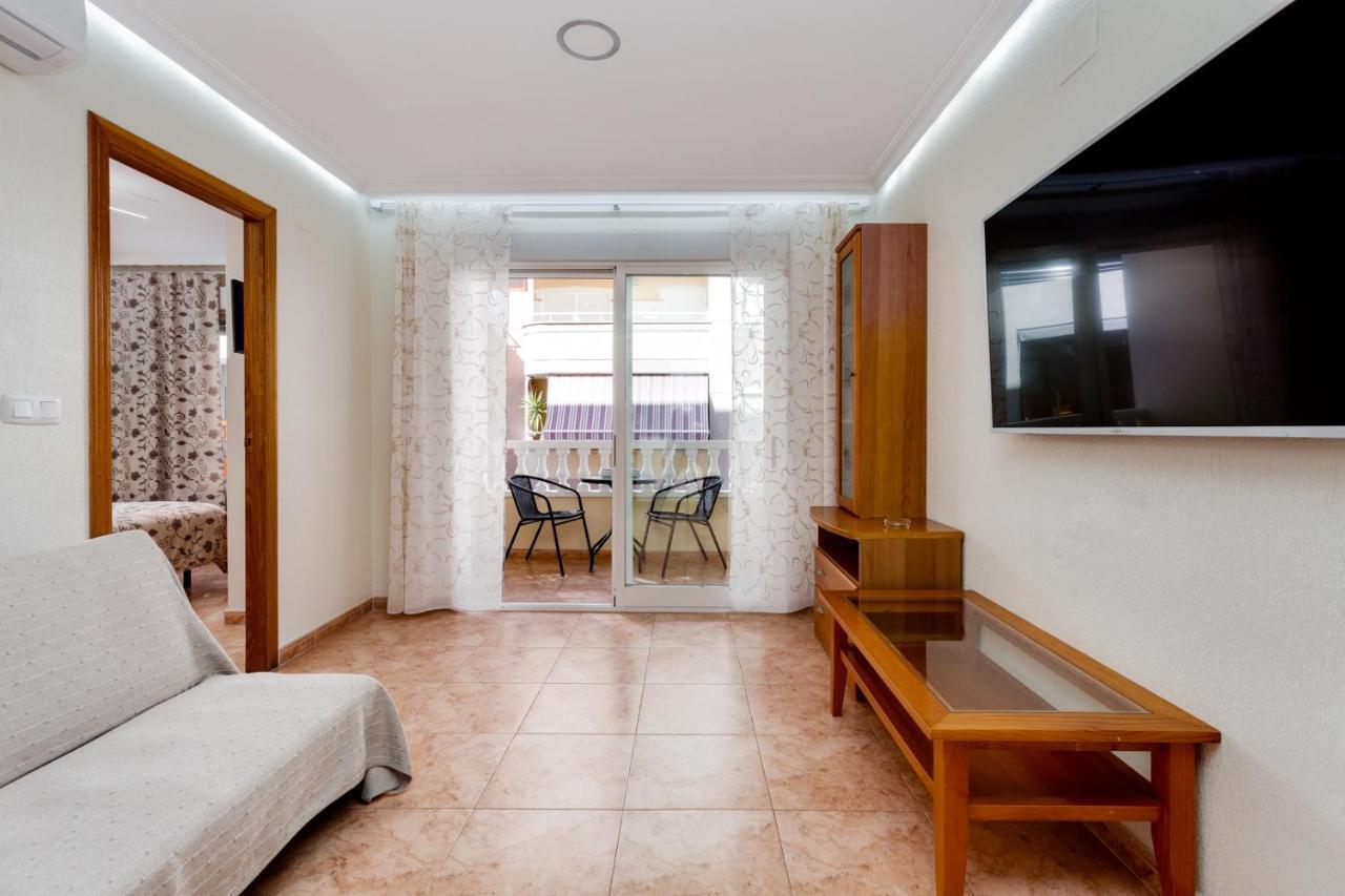 Apartaments Amalia On The Beach 托雷维耶哈 外观 照片