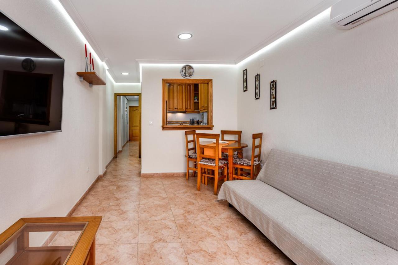 Apartaments Amalia On The Beach 托雷维耶哈 外观 照片