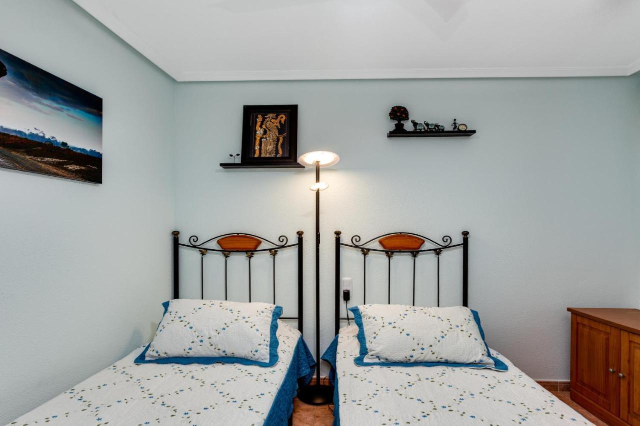 Apartaments Amalia On The Beach 托雷维耶哈 外观 照片