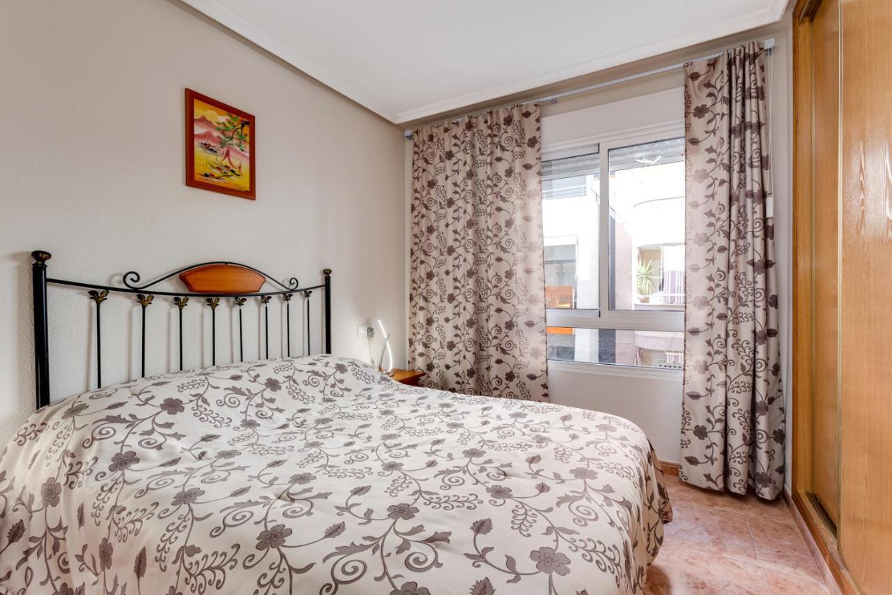Apartaments Amalia On The Beach 托雷维耶哈 外观 照片
