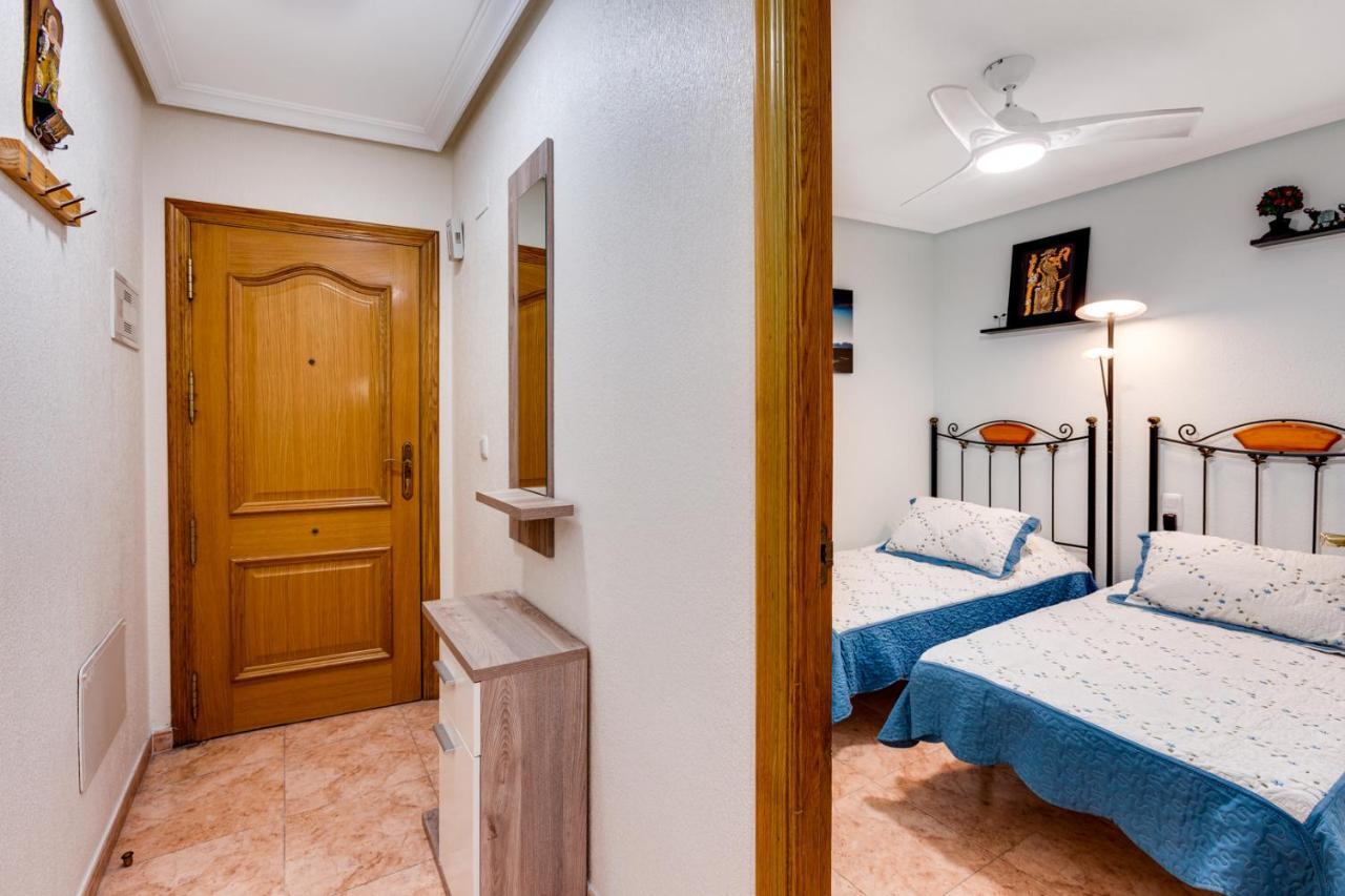 Apartaments Amalia On The Beach 托雷维耶哈 外观 照片